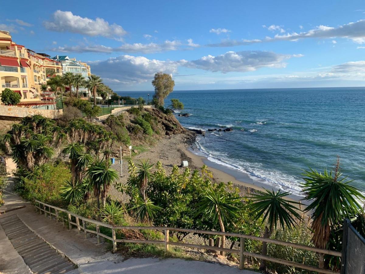 Piso En Zona Tranquila De - Torrequebrada Golf Apartment Benalmadena Bagian luar foto