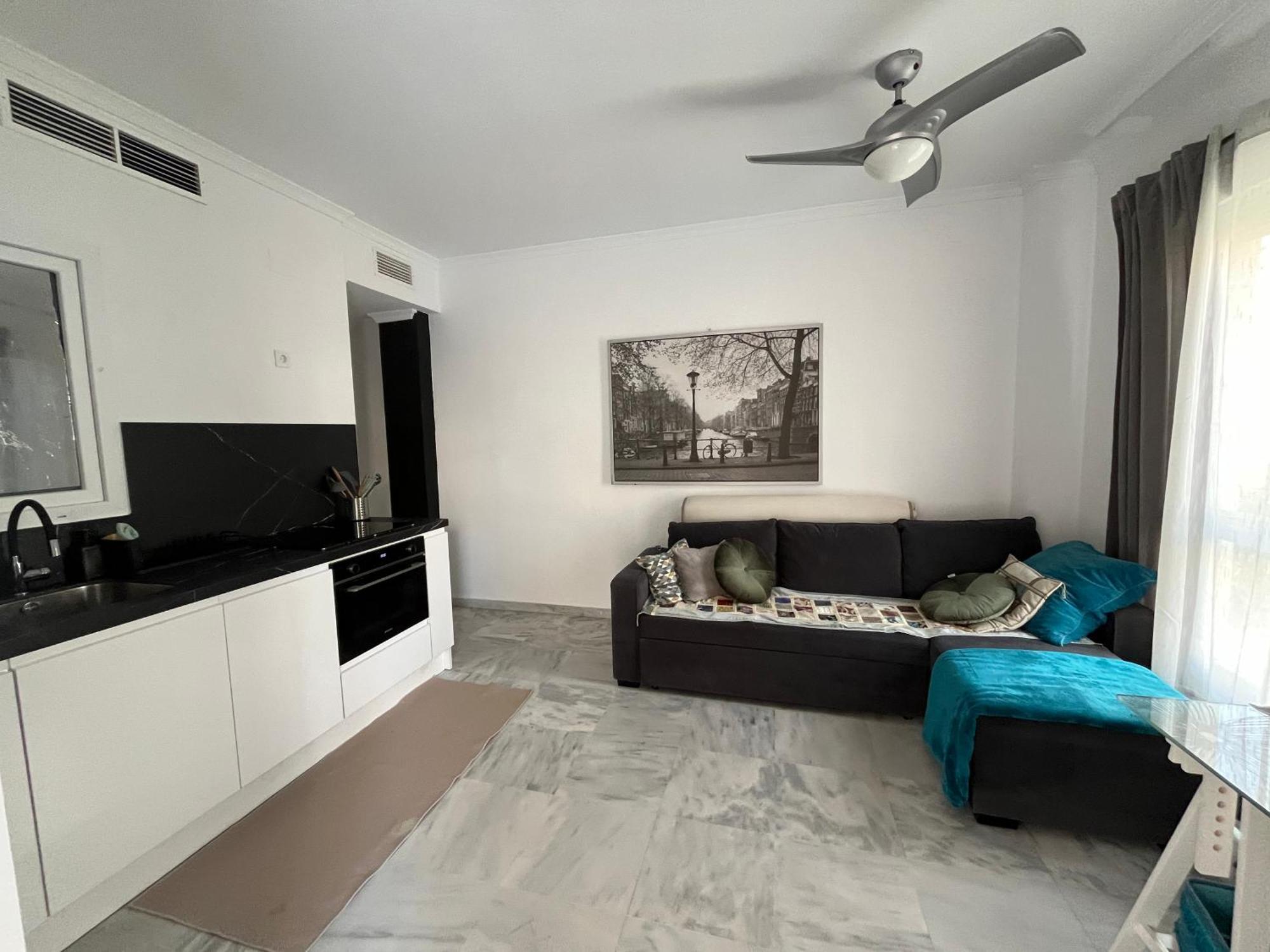 Piso En Zona Tranquila De - Torrequebrada Golf Apartment Benalmadena Bagian luar foto